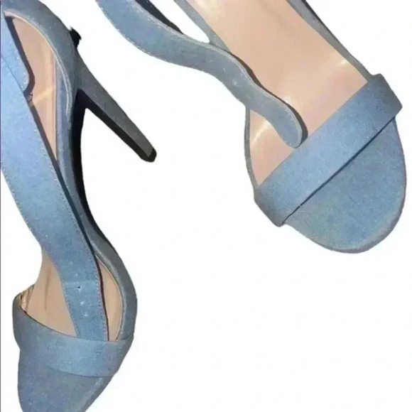 Super Cute Ankle Strap High Heel Sandals ⬇️PRICE DROP⬇️. - Picture 3 of 8